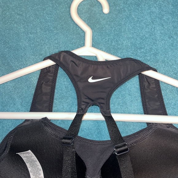 excellent condition Nike bra worn twice - Picture 2 of 5